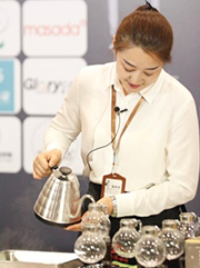 Yoshinobu Nakayama, a world-renowned authority on siphon coffee, has been  appointed as the official ambassador for Tiger thermos Siphonysta -  Tiger-Corporation